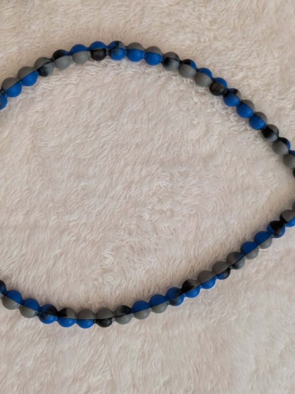 Silicone teething necklace